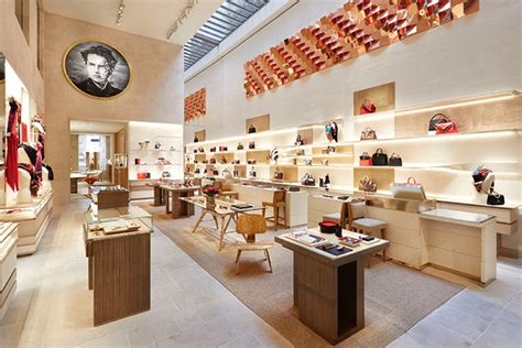 louis vuitton franchising